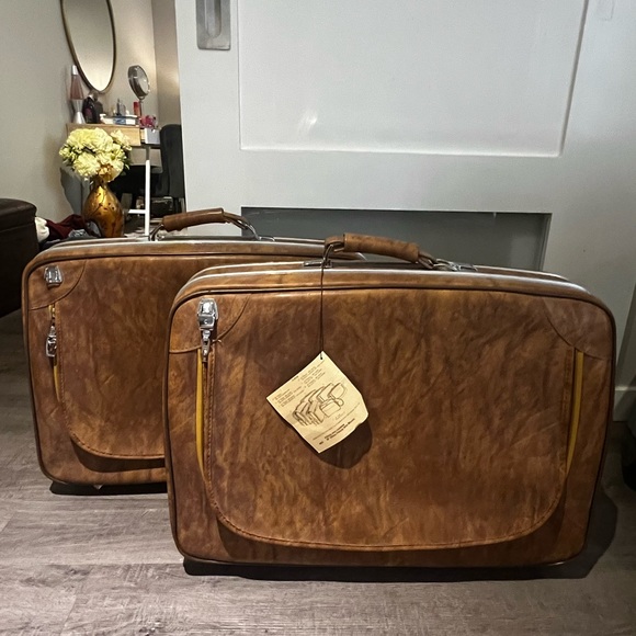 Vintage Brown Leather Jetliner suitcases with original tags! - Picture 4 of 7